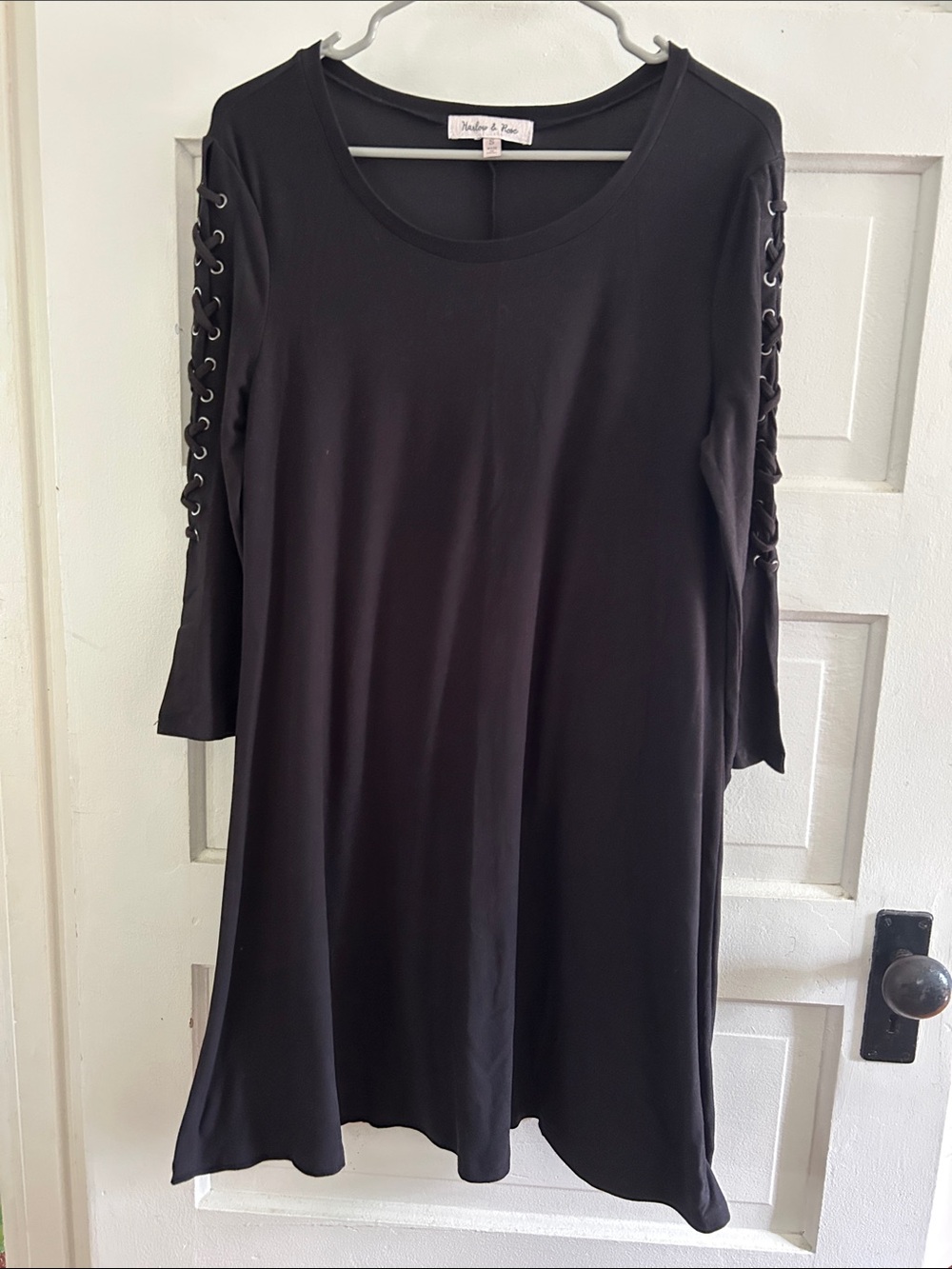 Harlow & Rose Black Long-Sleeve Lace-Up Sleeve Swing Dress Sz S